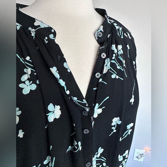 NWTs J Crew Reimagined Long-sleeve floral drapey popover/button up shirt/blouse - Picture 3 of 16